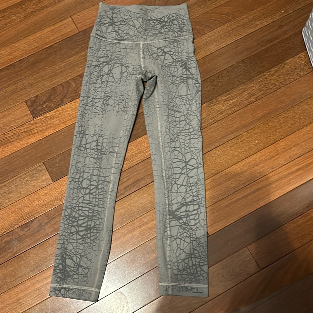 Lululemon leggings 23” lightly worn